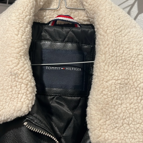 Men’s Tommy Hilfiger Jacket. NWT - Picture 2 of 4